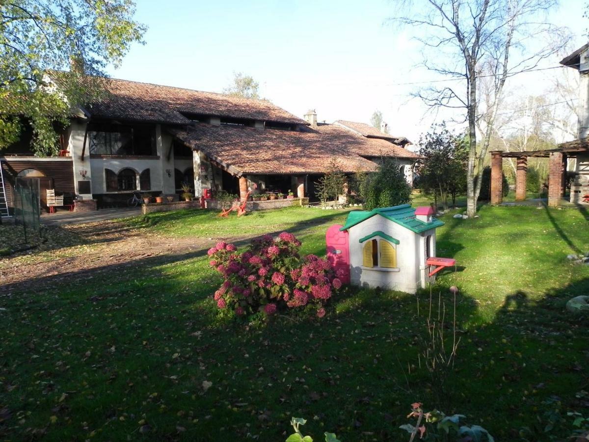 Agriturismo Cascina Poscallone 아비아테그라소 외부 사진